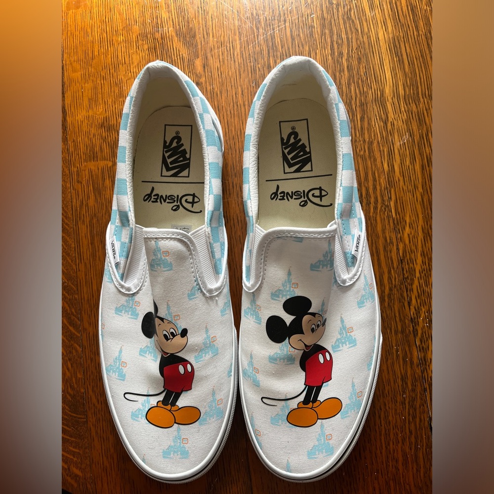 Vans x Disney slip on sneaker